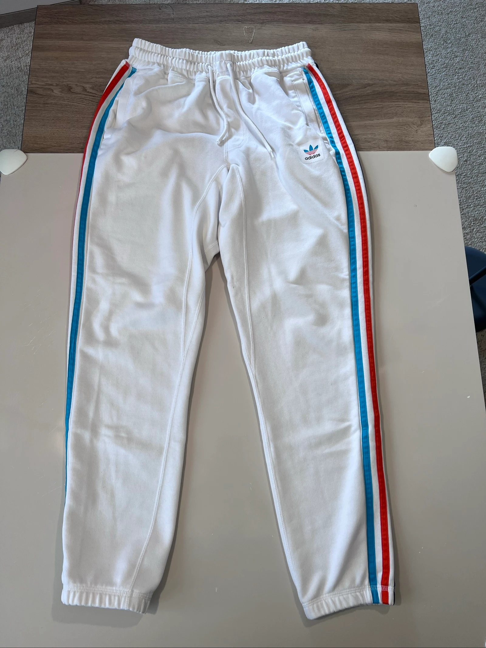 Pantalon de jogging Adidas Originals blanc à bandes tricolores - Taille M